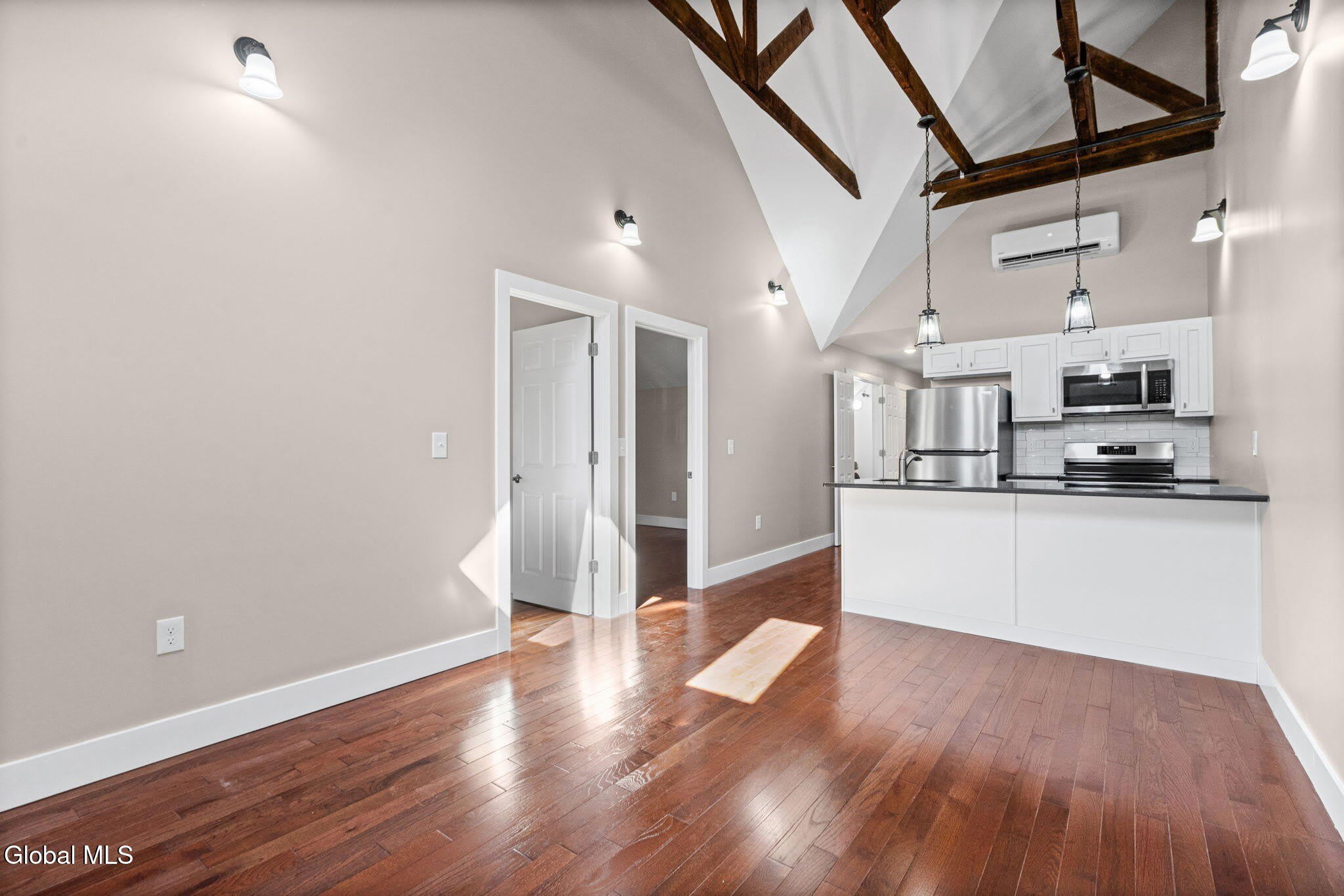 521 Warren Street – photo 5