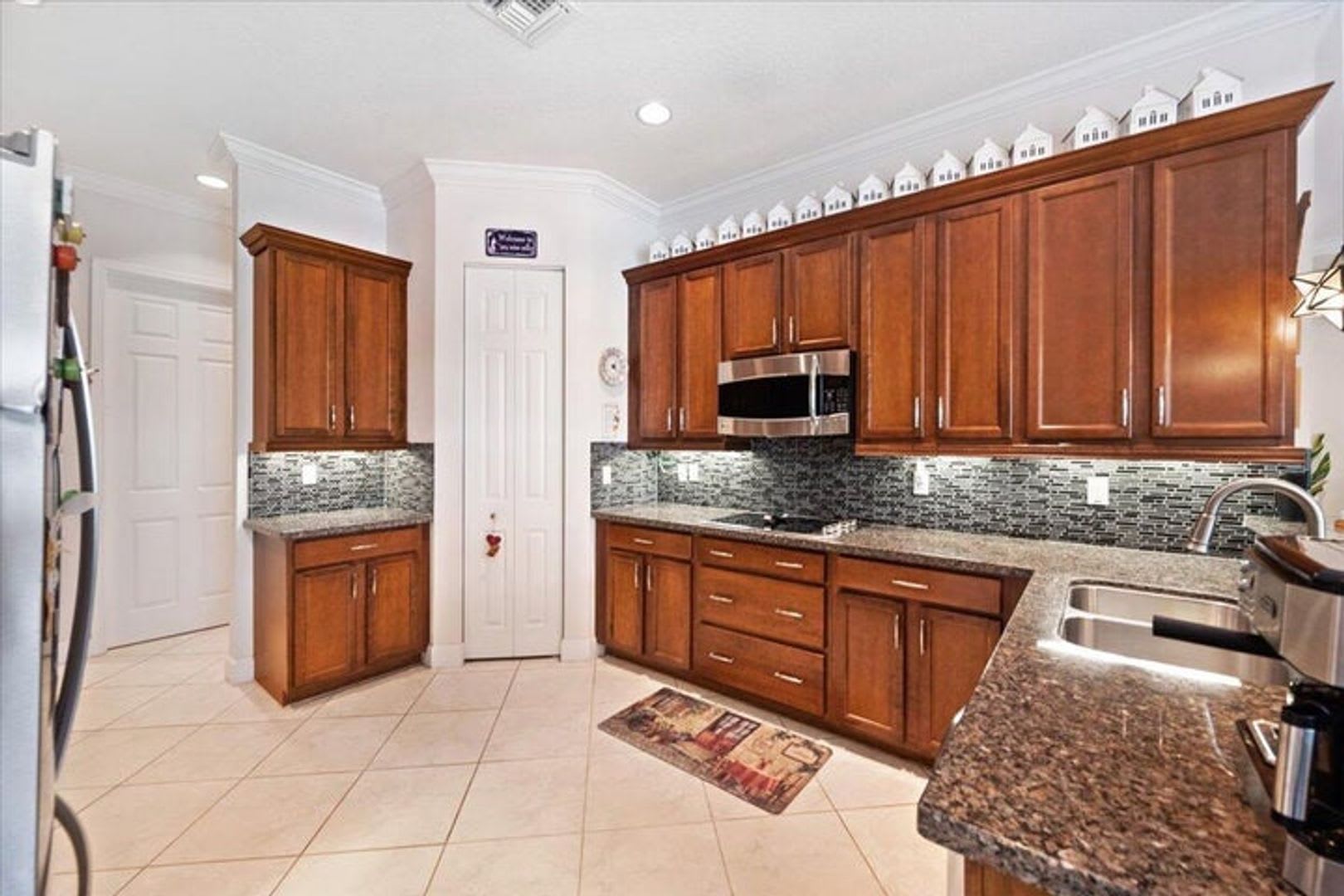 8152 Butler Greenwood Drive, Royal Palm Beach, FL 33411 – photo 3