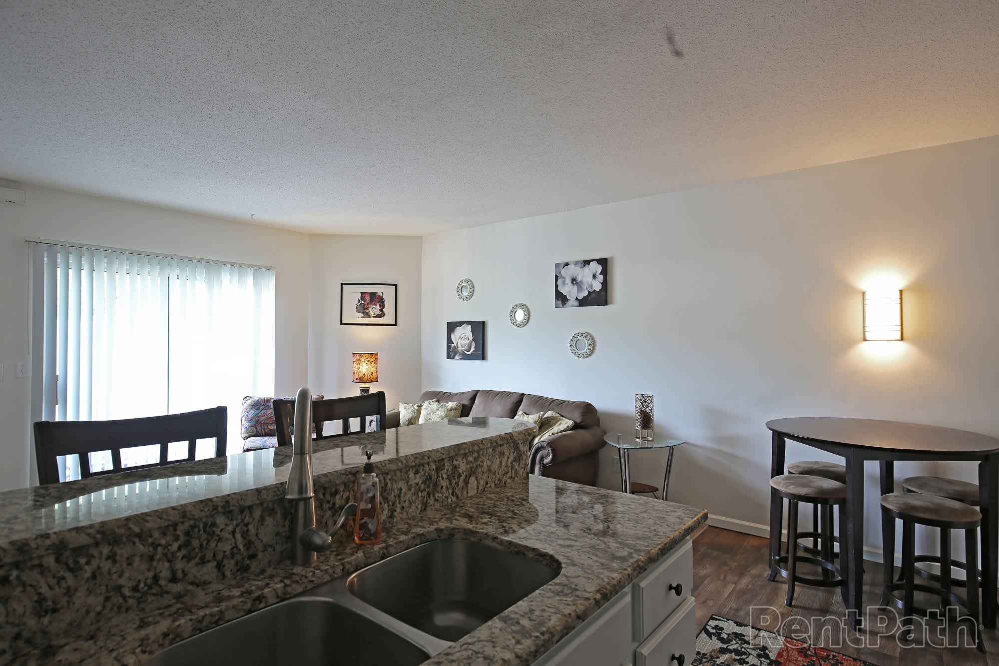 Pinegate Apartments – photo 2