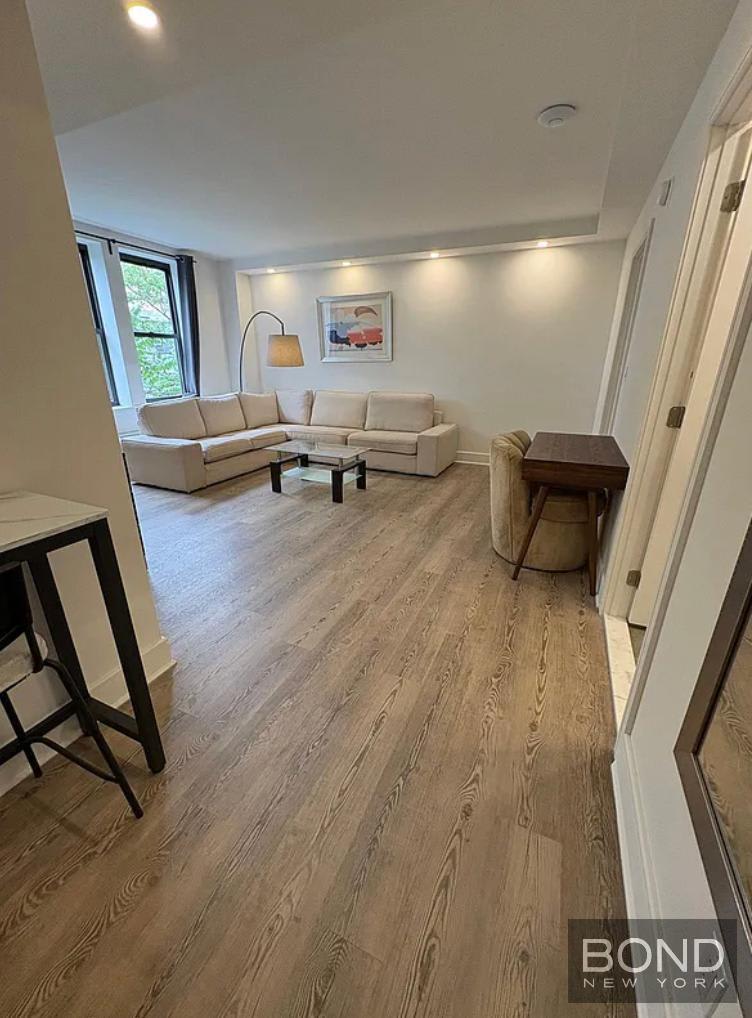 45 West 81st Street – photo 2
