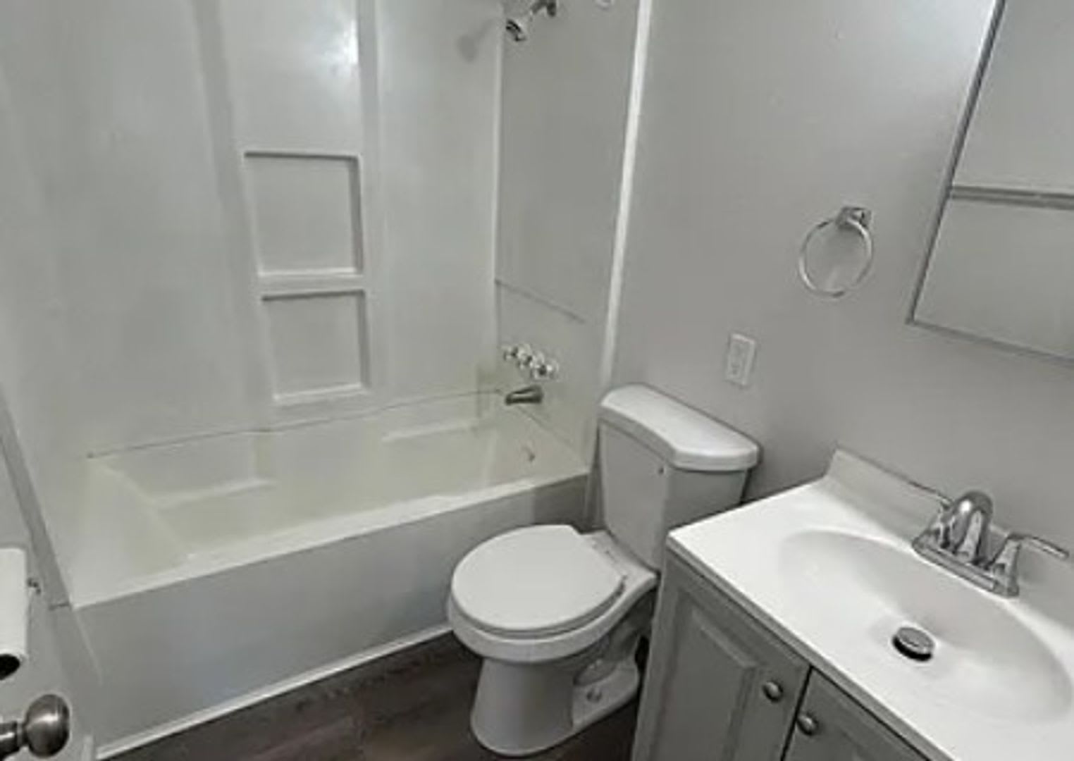 For Lease – photo 5