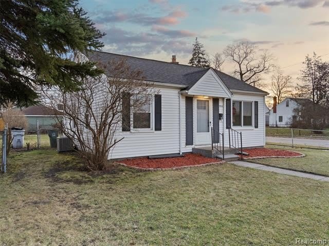 904 E Otis Avenue – photo 2
