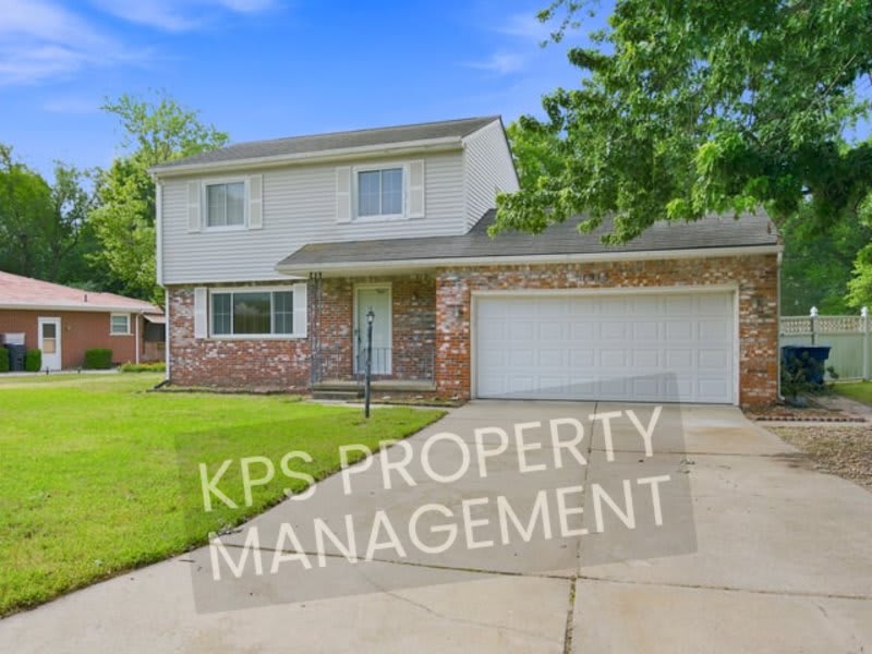 1915 Cypress Lane – photo 1