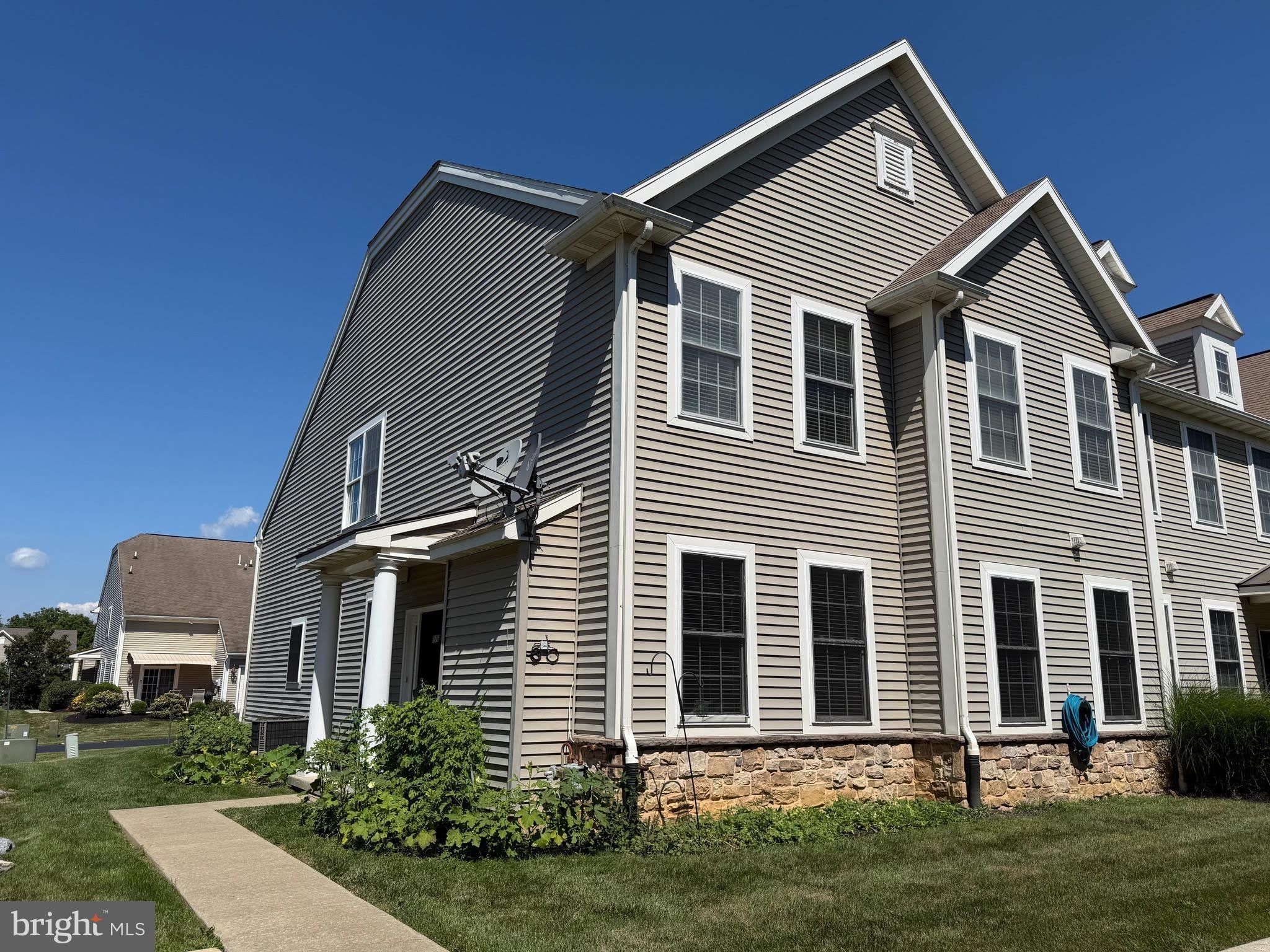 226 Springmont Drive – photo 5