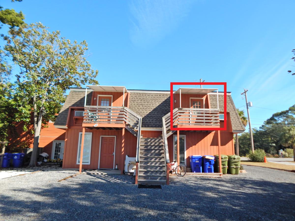81 Center St – photo 2