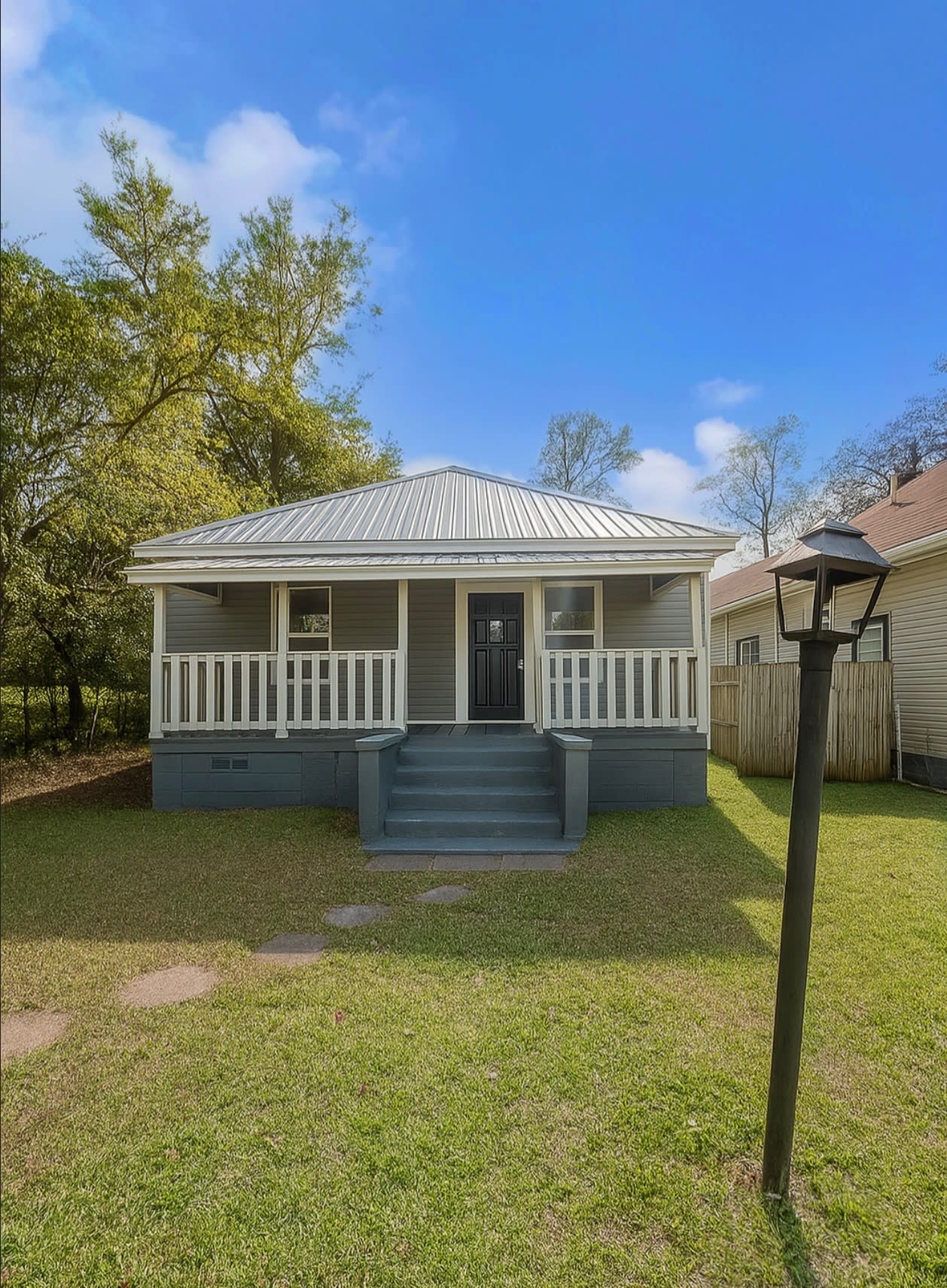 719 Washington Avenue Southwest – photo 1