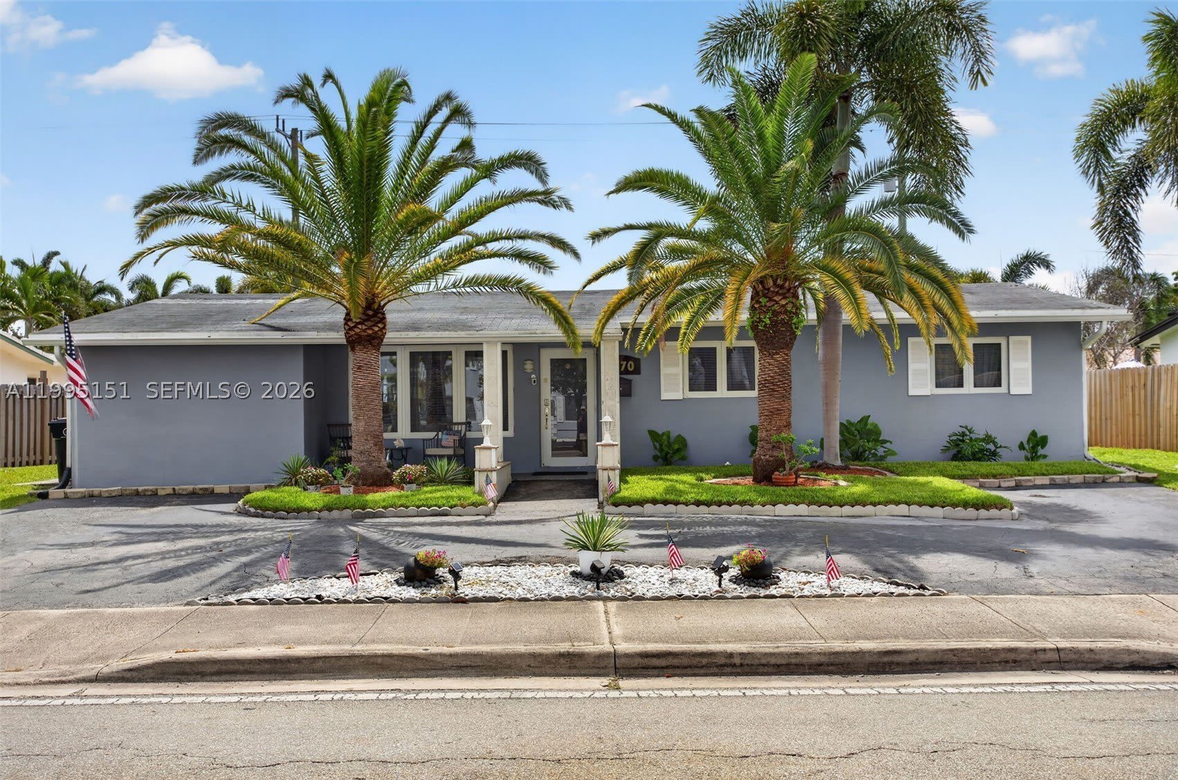 5770 NE 18th Ave – photo 2