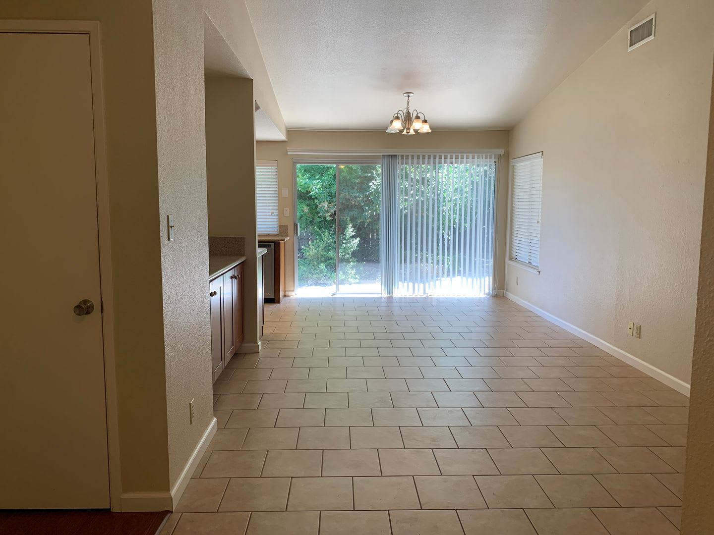Adorable well maintained 3 bedroom 2 bath home – photo 2