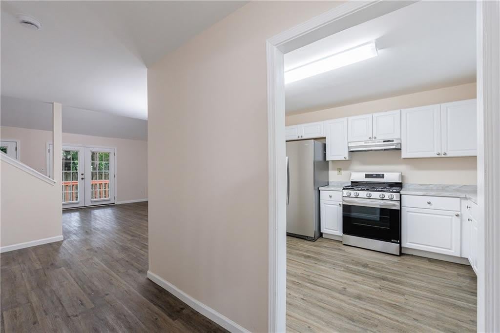 1248 Falling Water Drive SE – photo 3