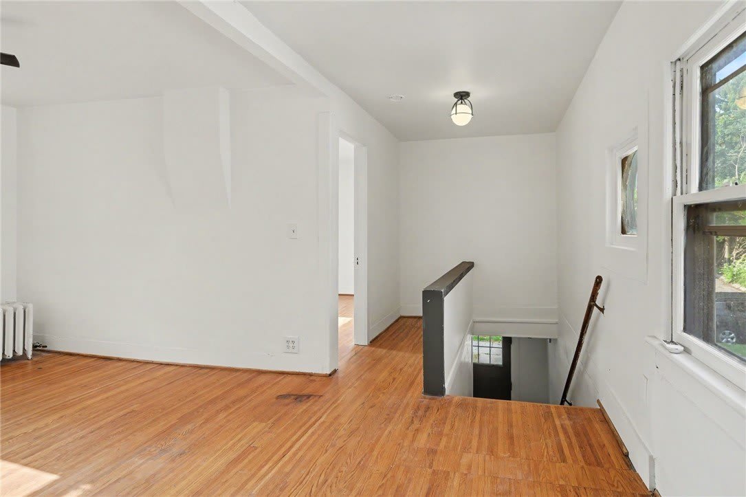54 Sanford St B (Upper) – photo 3