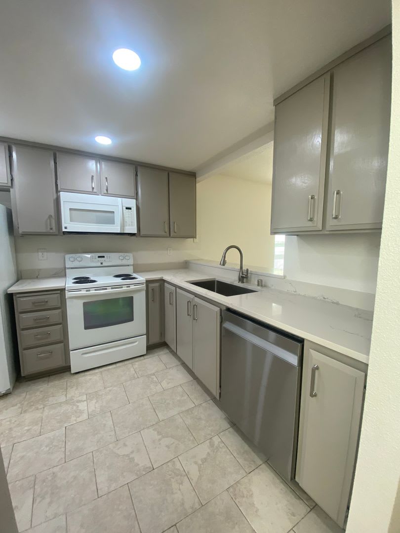 Charming 3BD/2BA Pleasanton Duet in Desirable Northway Downs! – photo 4