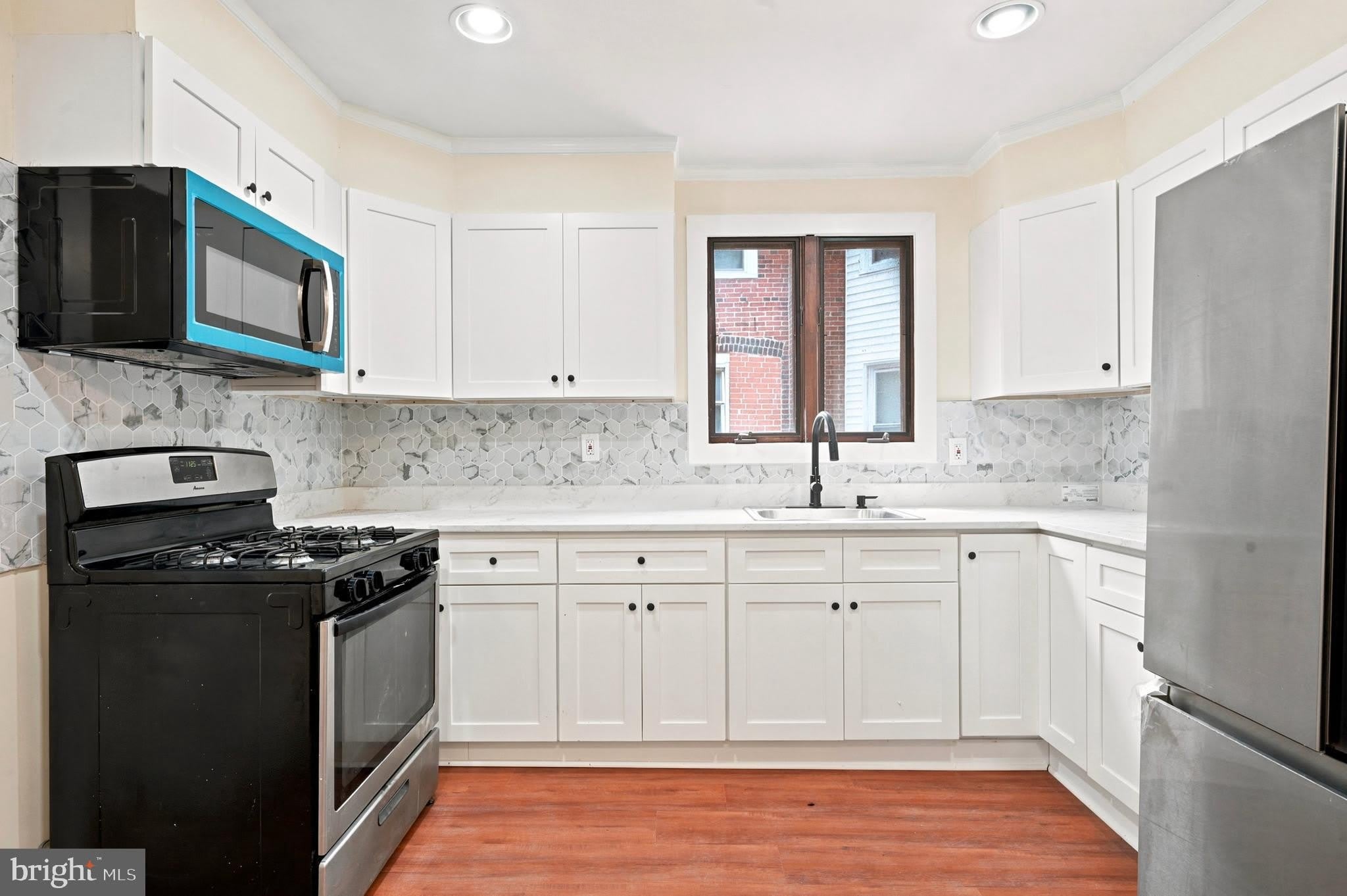 105 JACKSON Avenue – photo 5