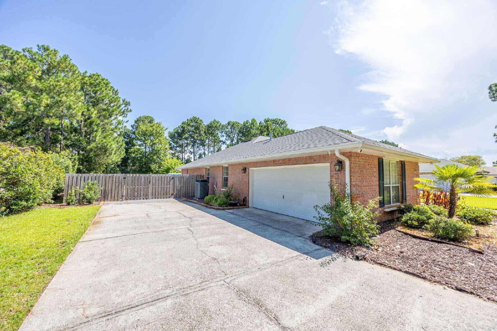 130 W Shipwreck Road – photo 4