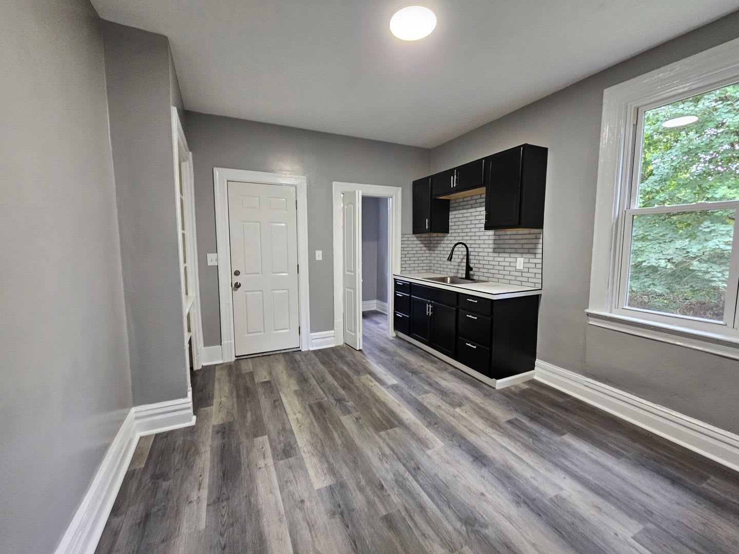 Fully Updated 3 Bedroom 1 Bath Apartment For Rent In Beechview – photo 1