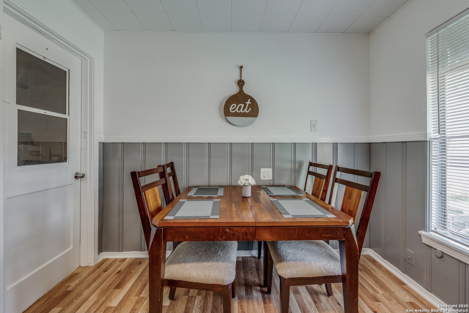 339 Edgebrook – photo 3