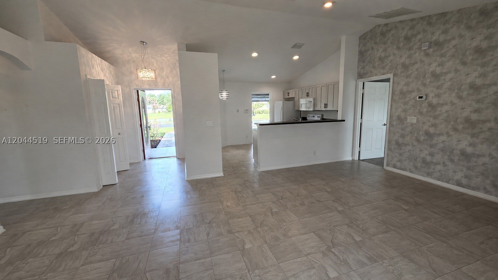547 High Hawk Cir – photo 3