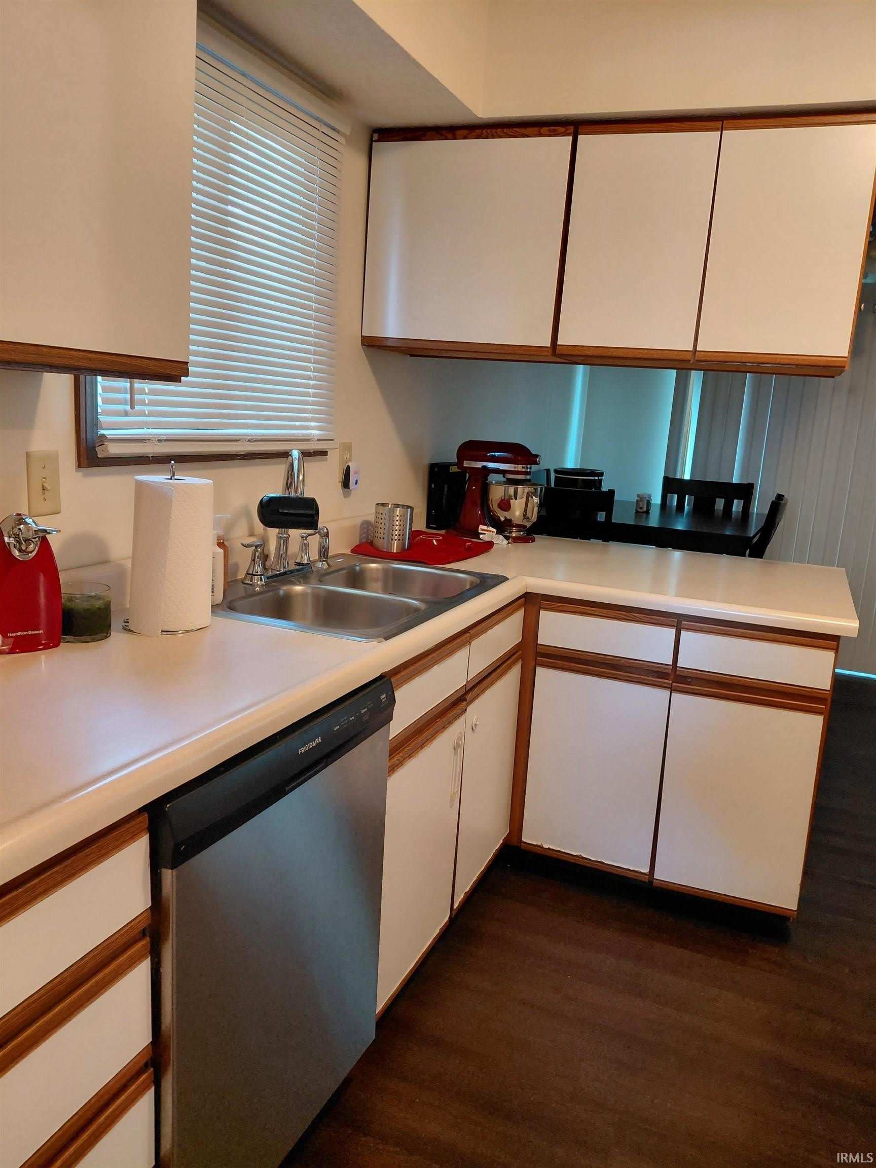402 S Village Court – photo 2