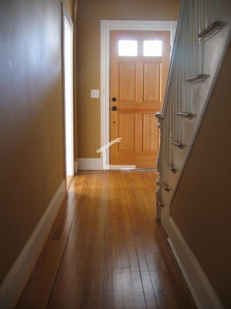 Nicely Renovated 4 Bed In Brighton With In Unit Laundry – photo 4