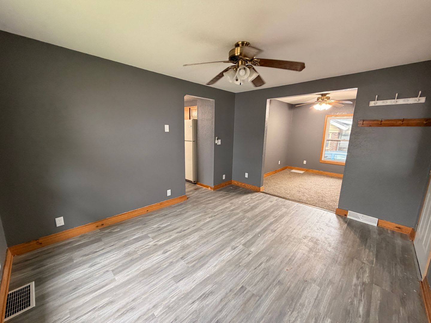 Cozy Clinton Home With Large Yard and Convenient South Bluff Location! – photo 4