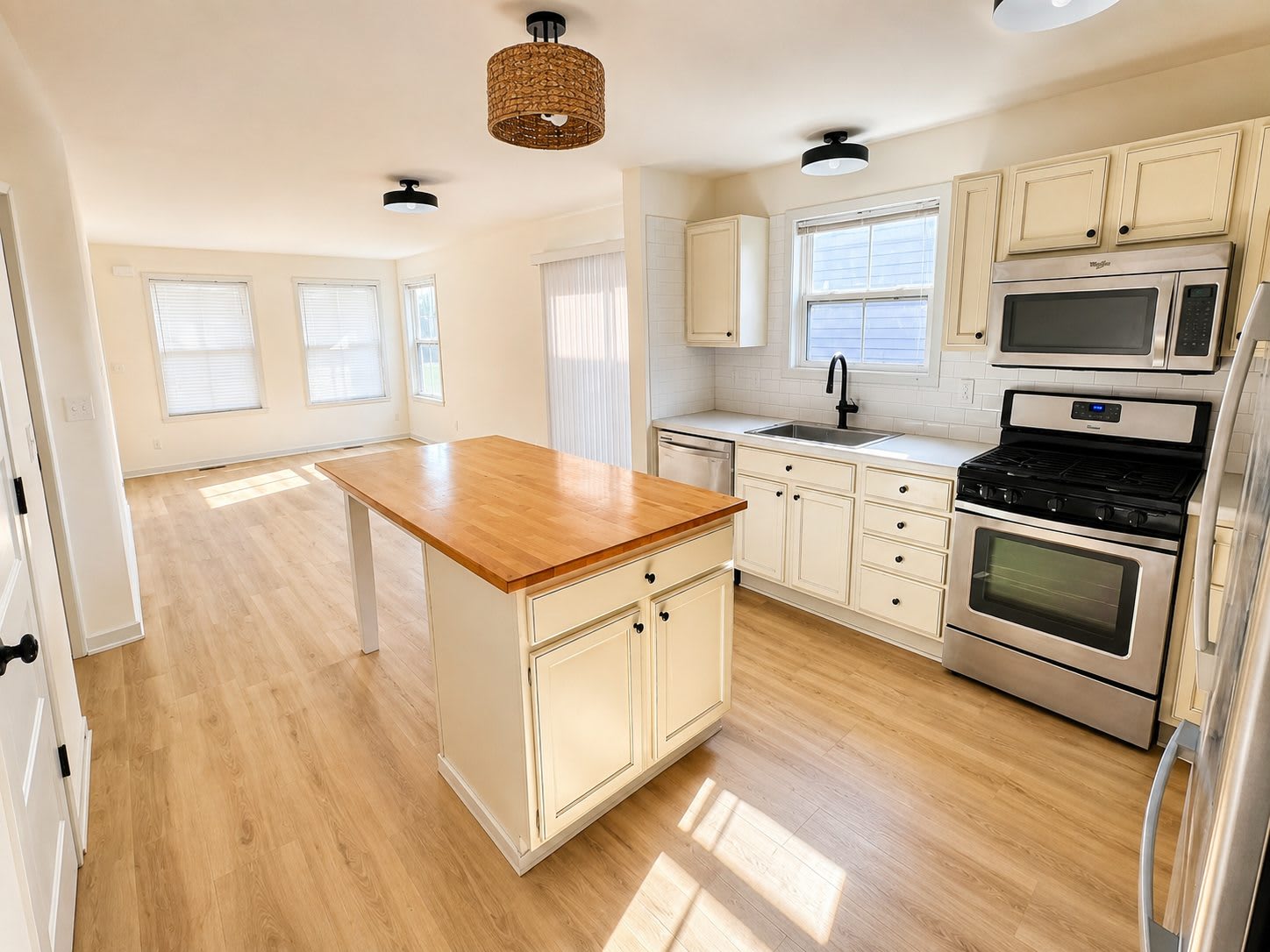 3021 W Lake Ave, Cottage 4 – photo 4