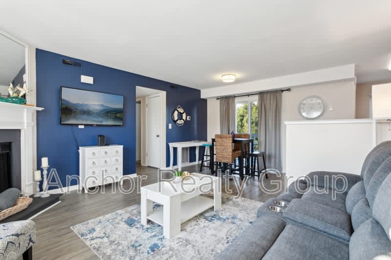 910 Mediterranean Avenue 201 – photo 2