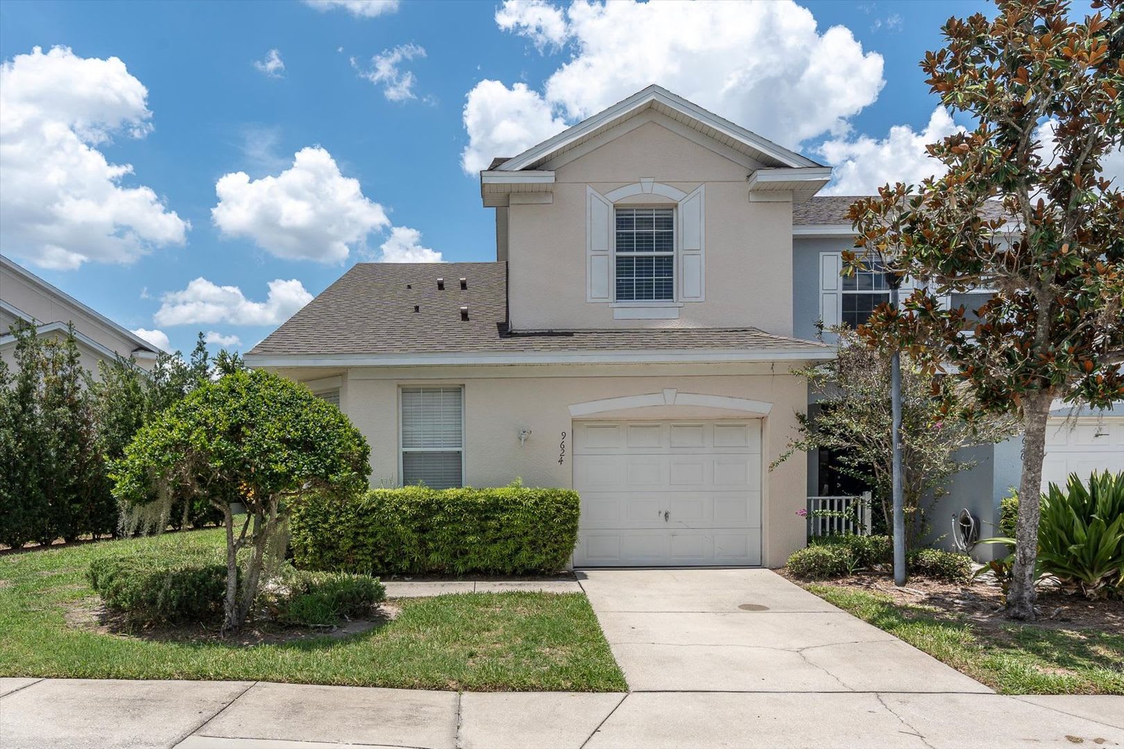 Spacious 3 Bedroom Townhome Riverview – photo 1