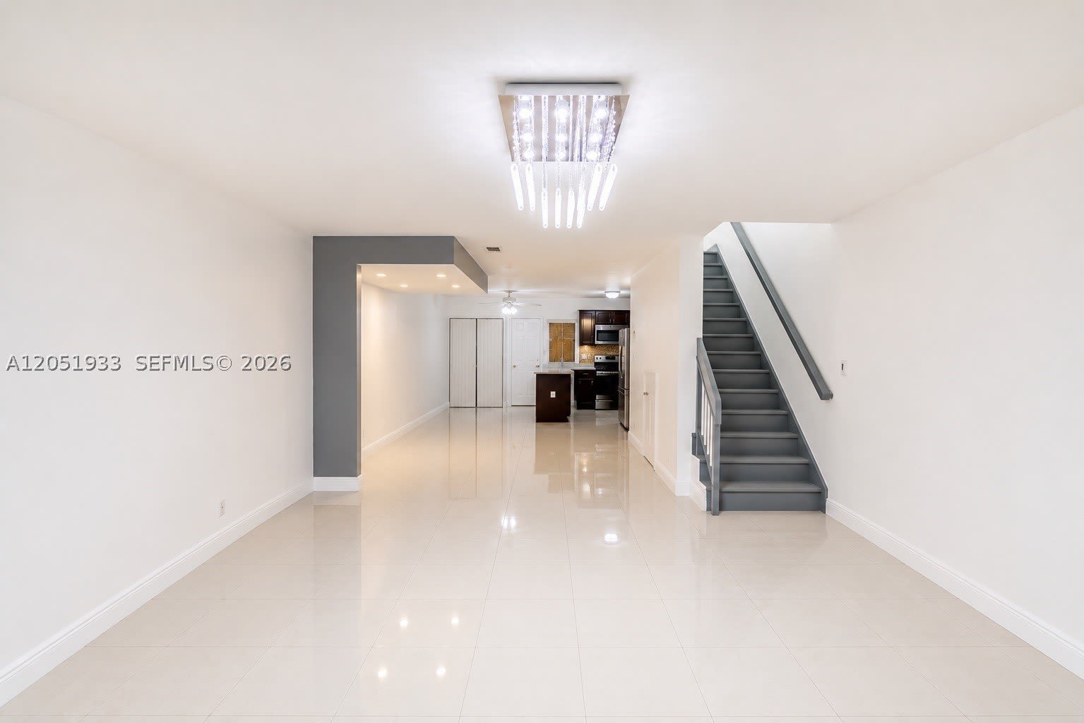 5215 SW 40th Ave – photo 2