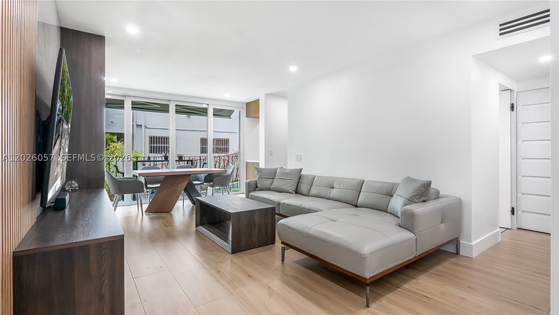 2539 S Bayshore Dr – photo 4