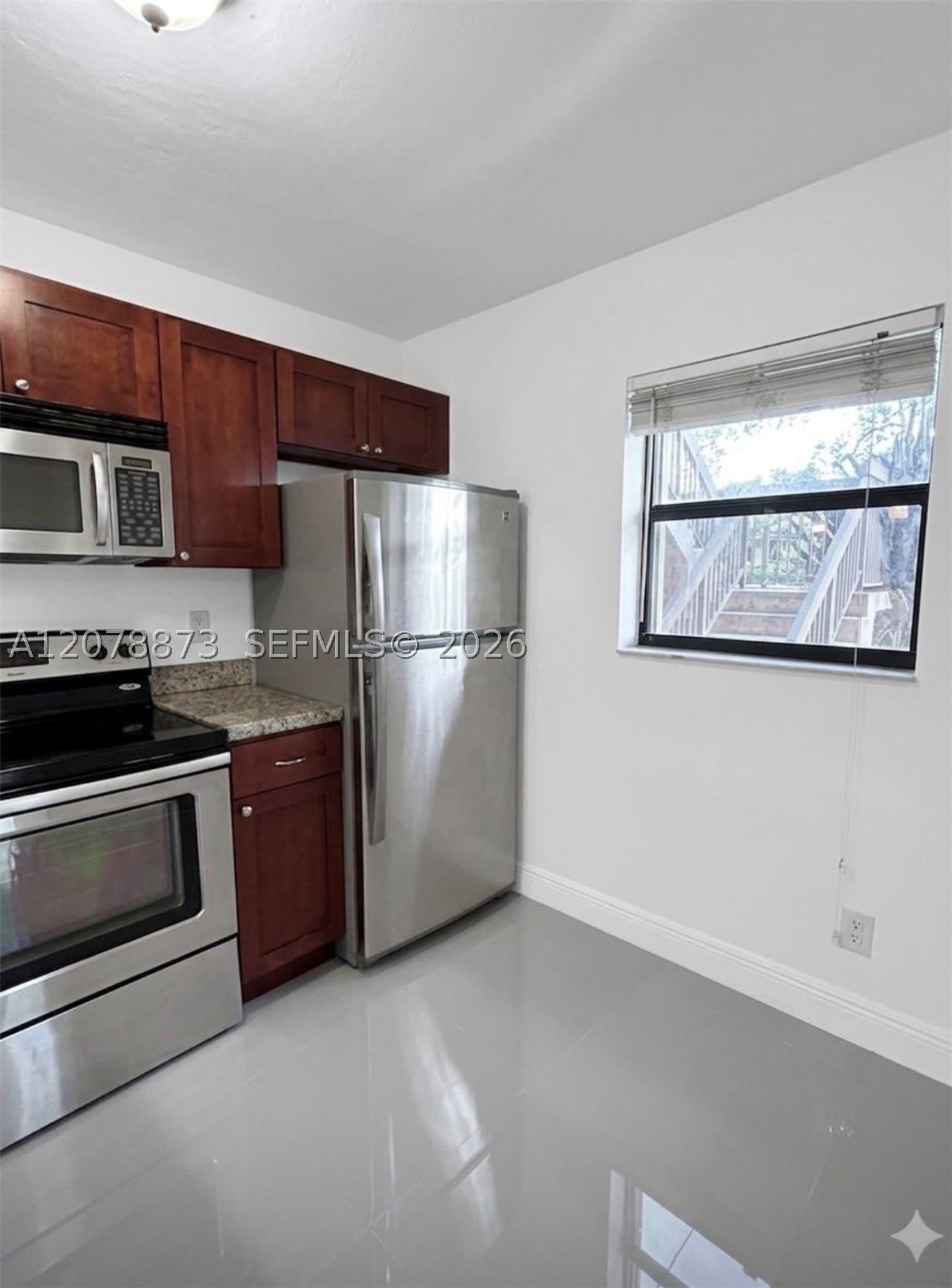 10325 NW 11th St – photo 4