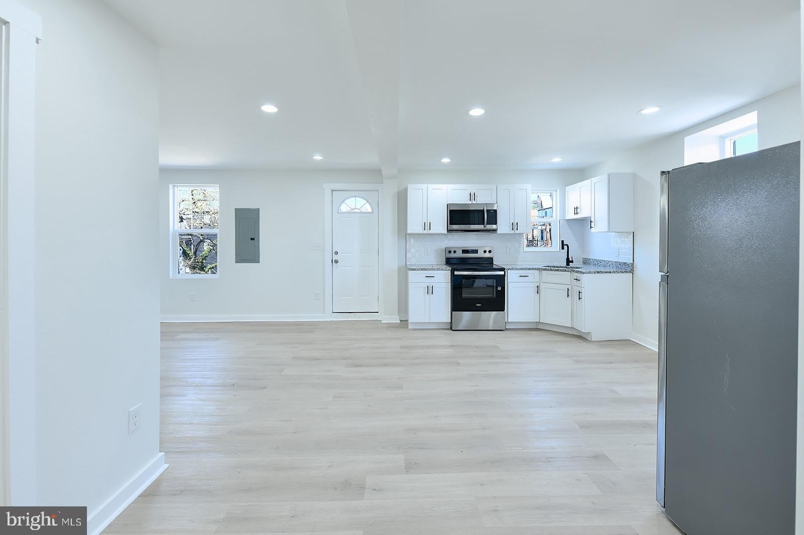 2330 BRYANT Avenue – photo 3