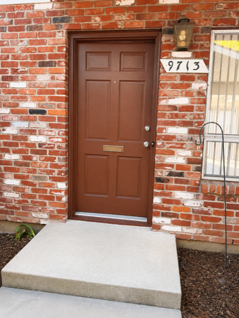 Cozy 2 Bedroom 1 Bathroom Apt Near Downtown Milwaukie Discounted Rent For The First 2 Months – photo 3