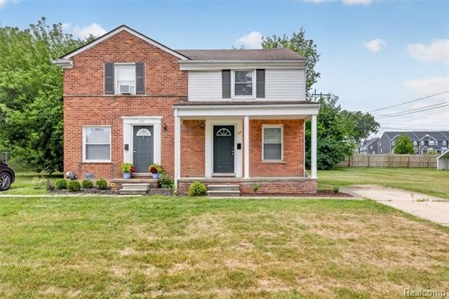 360 Parkview Drive – photo 1