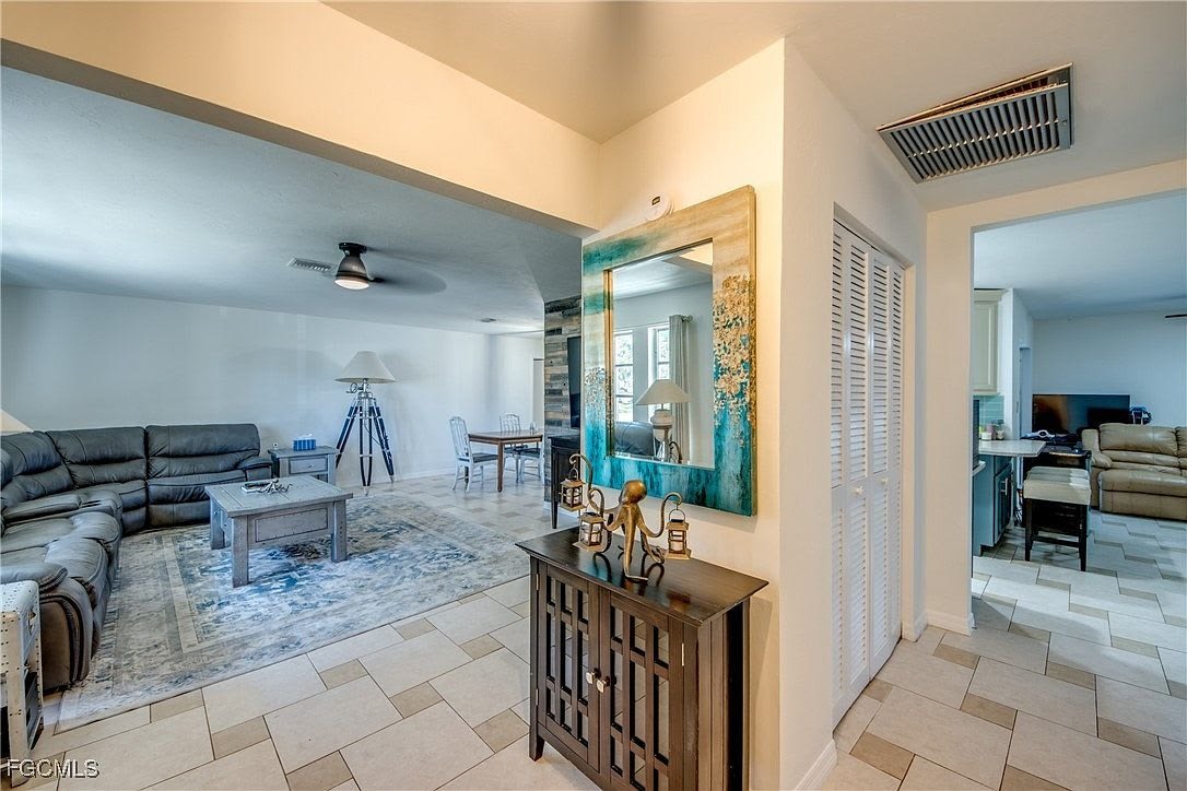 5344 Malibu Ct – photo 2