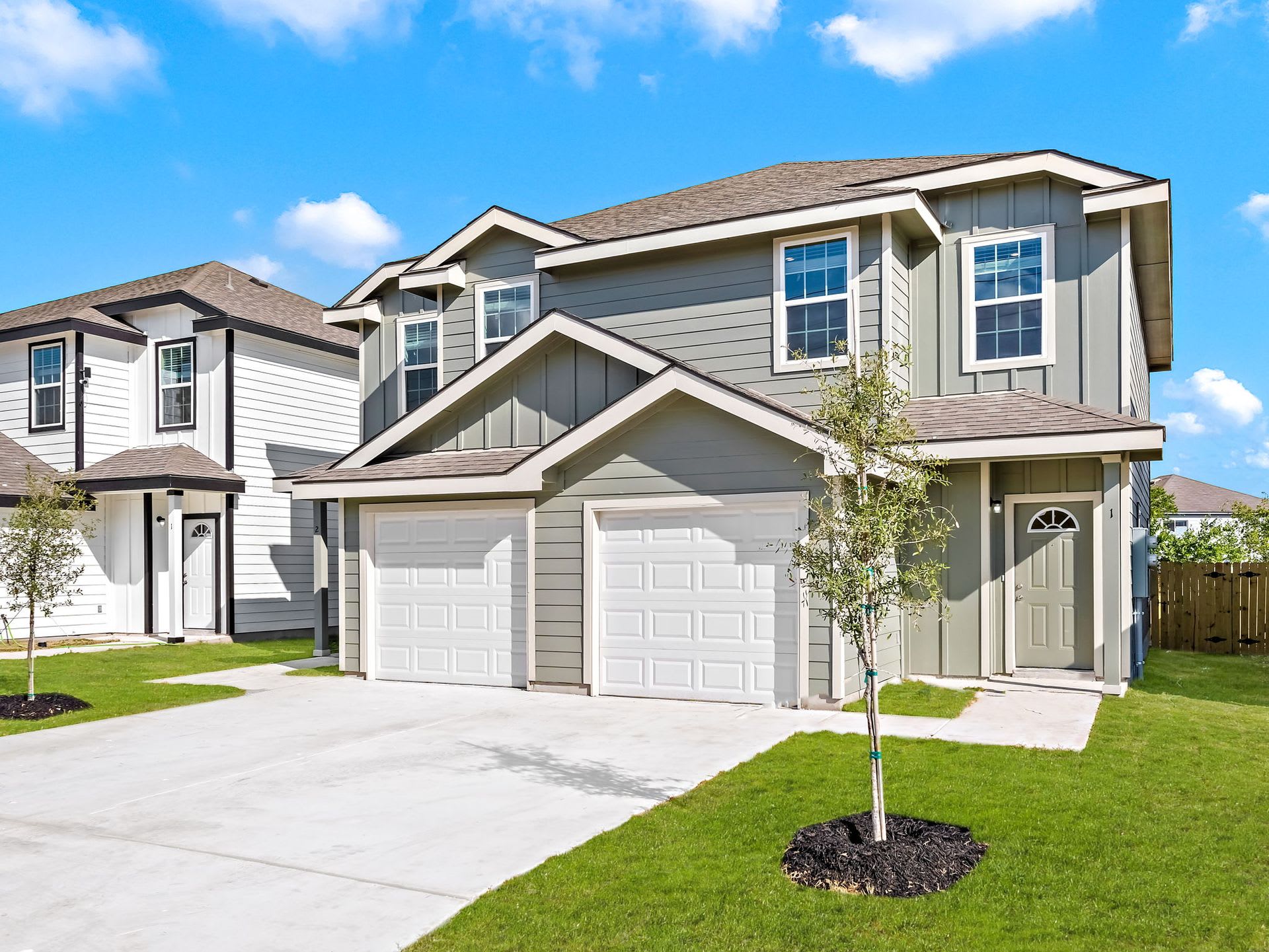 Modern 3-Bedroom Duplex with Garage & Private Yard – photo 2