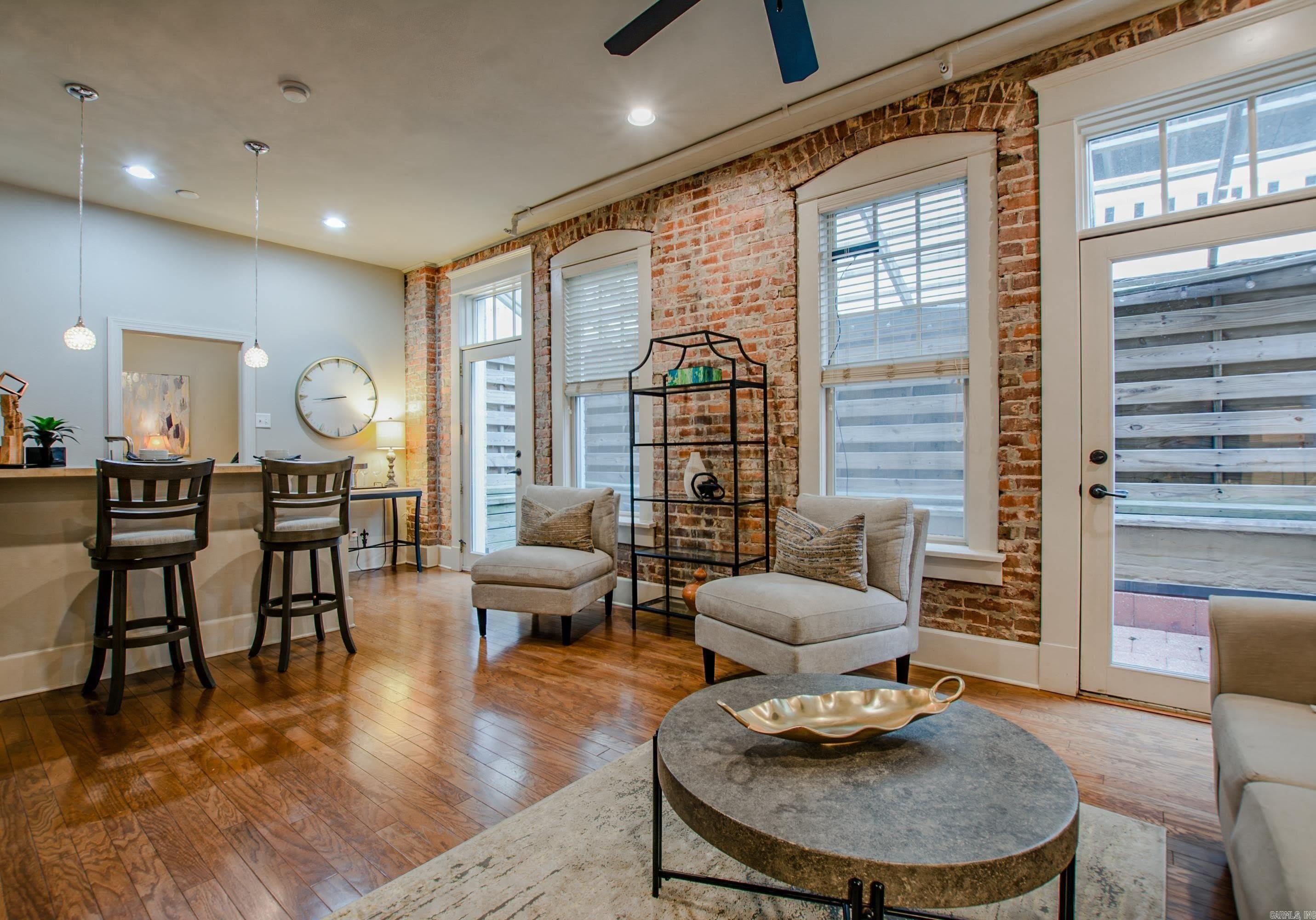 614 Center Street Apt 4 – photo 4