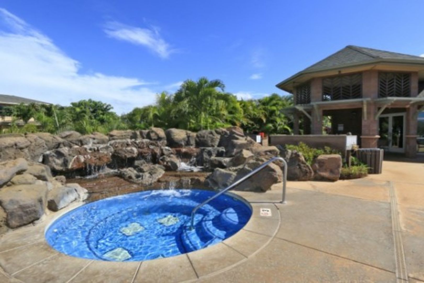 Gorgeous like new Premier condo in S. Kihei – photo 2