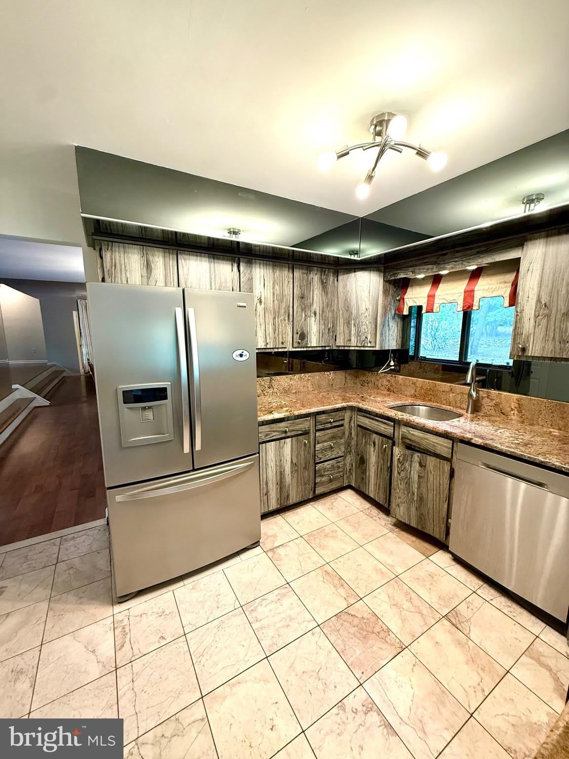 4 HAZELHURST Drive – photo 2