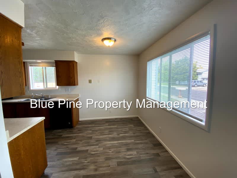 672 Foster Drive – photo 5