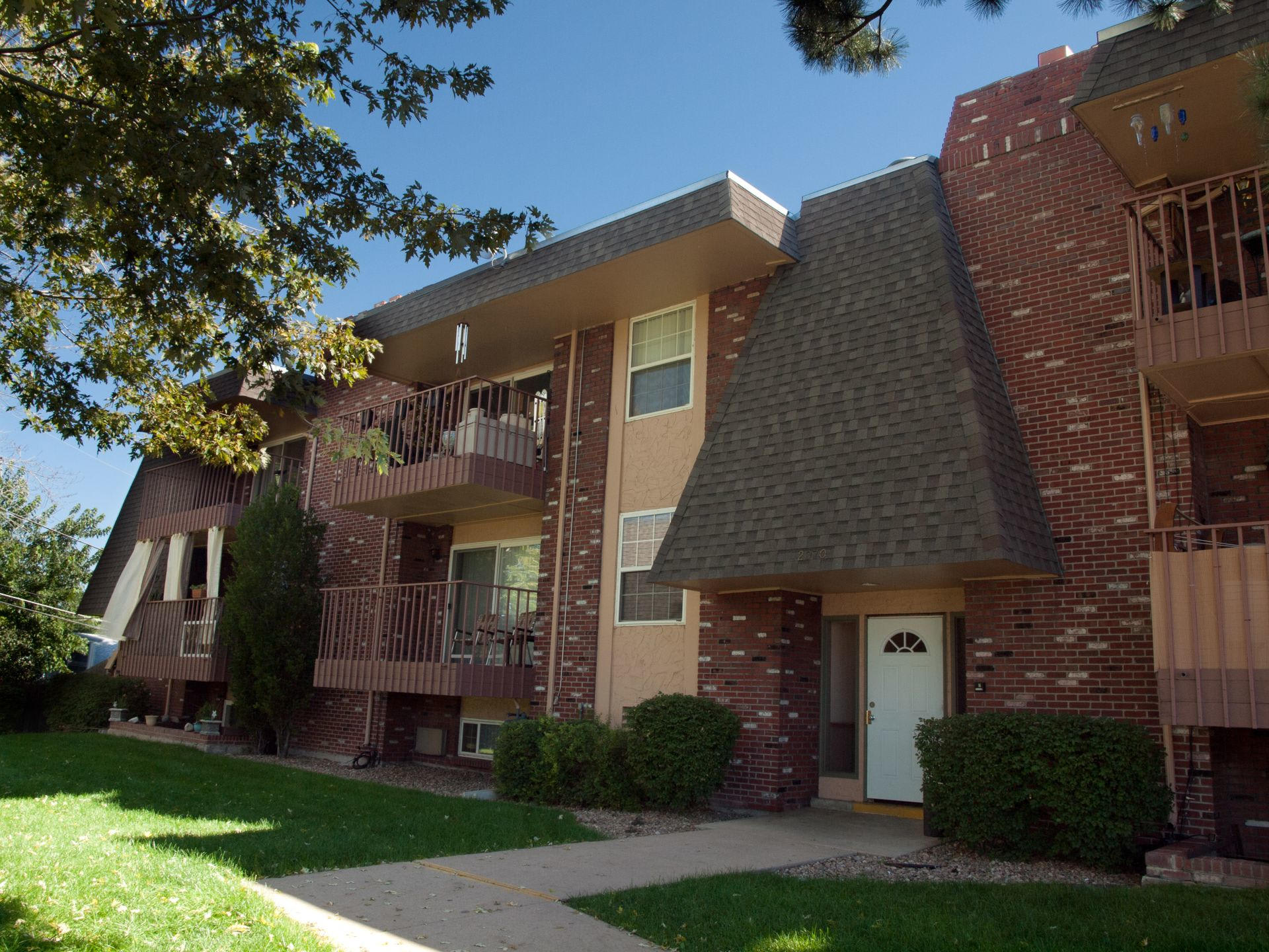 Monaco Parkway Apartments – photo 5