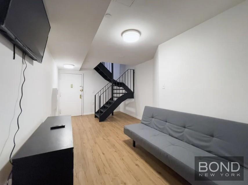 407 West 51st Street – photo 4