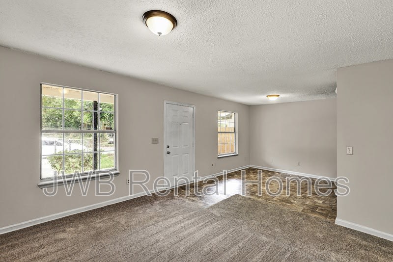 2051 Yulee St – photo 5
