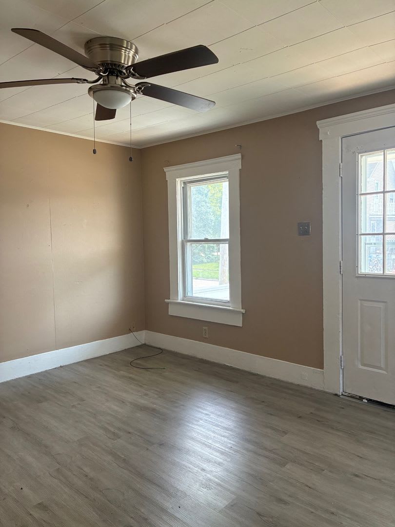 Charming 3 Bed Property at Prime Location – photo 4