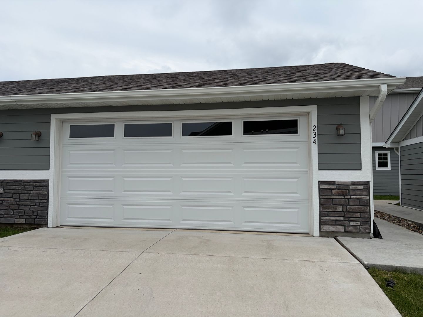 Beautiful 3 Bed, 2.5 Bath Townhome in Waukee! Perfect Location! – photo 2