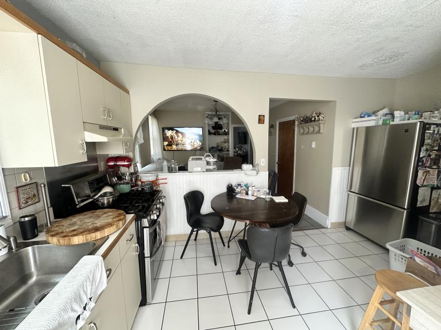 203 3Rd St – photo 2