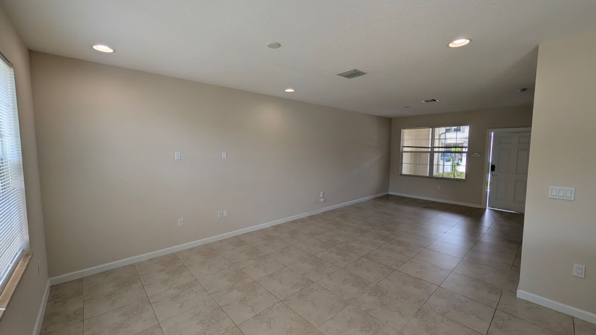 Spacious Townhome in Desirable Vizcaya Falls 3-bedroom, 2.5-bath townhome – photo 3