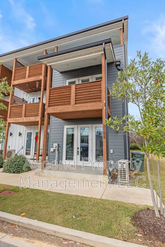 3155 Saint Elmo Avenue – photo 1