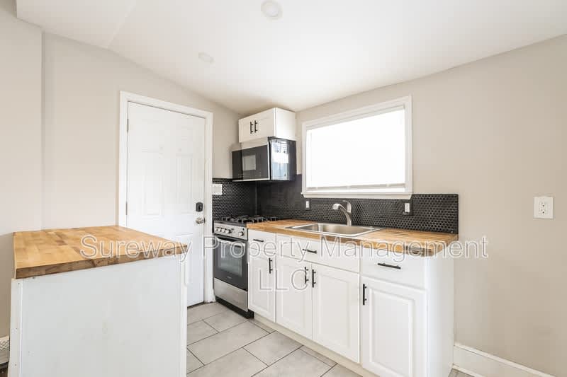 300 D'Arcy Ave – photo 5