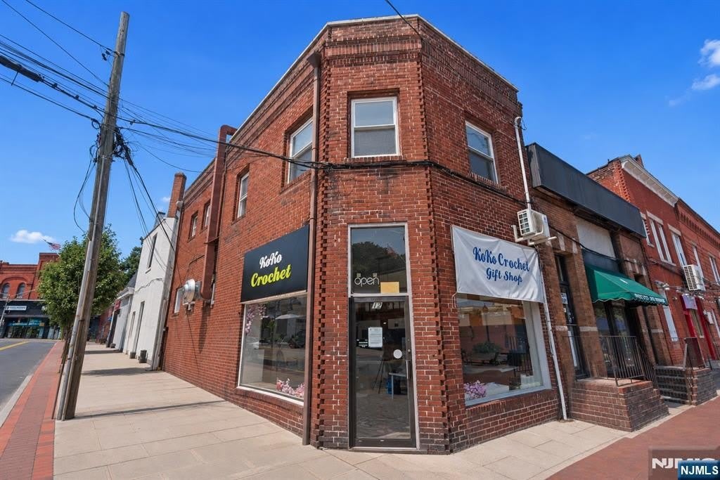 12 Sylvan Street – photo 2