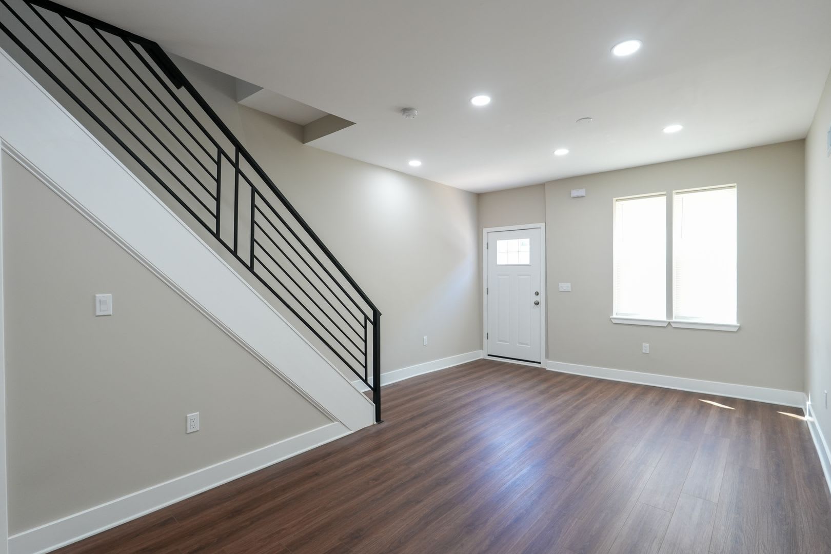 Renovated 3 Bedroom, 1.5 Bath Home in Newbold — Central Air, In-Unit Laundry, Private Yard – photo 4