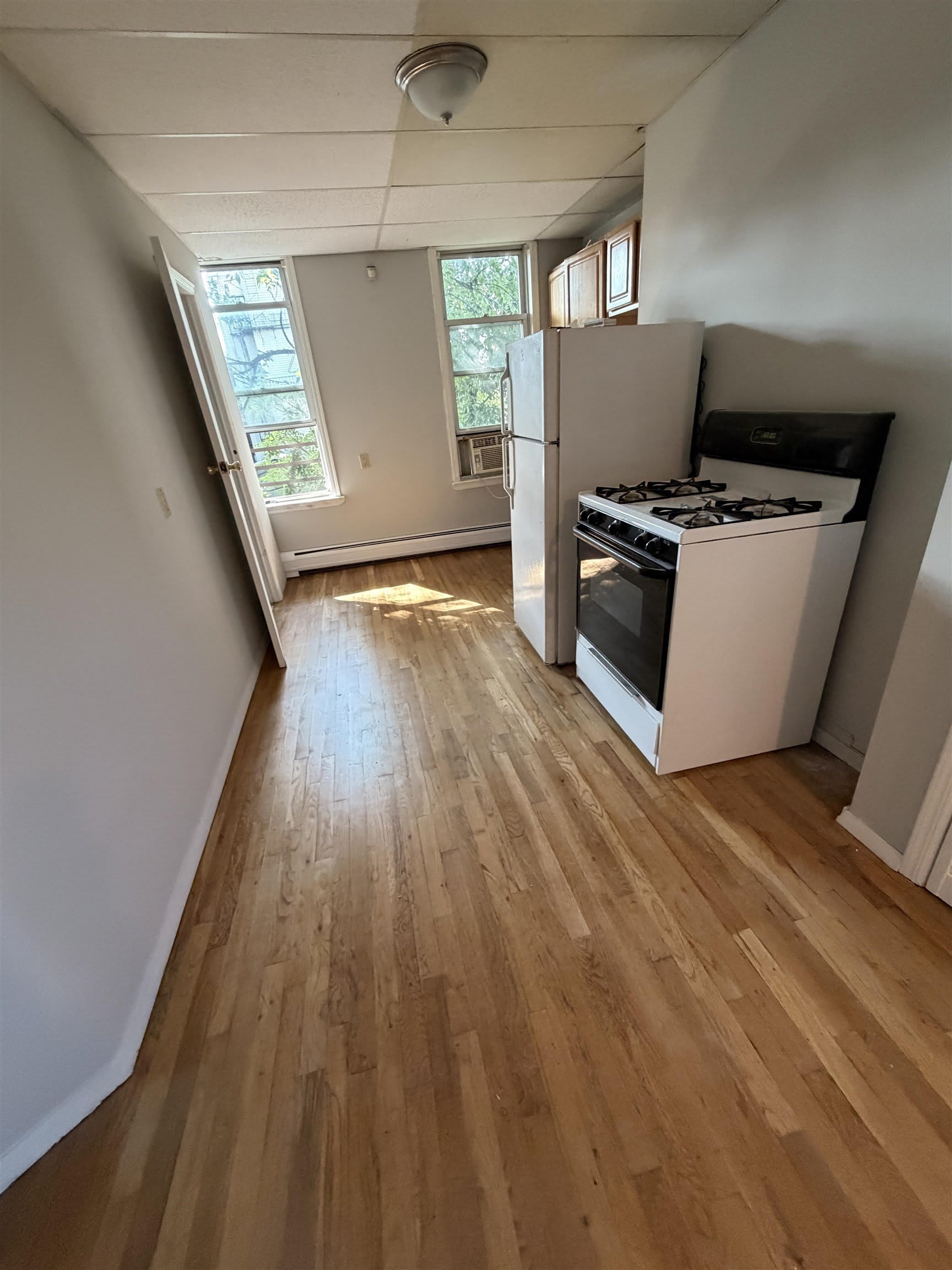 213 WEBSTER AVE – photo 5